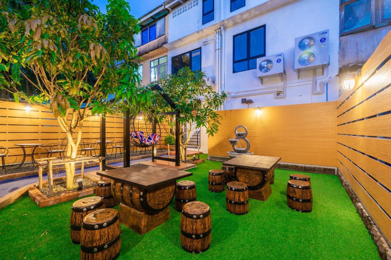 Marco Polo Phuket Poshtel & Bistro Hostel Exterior photo